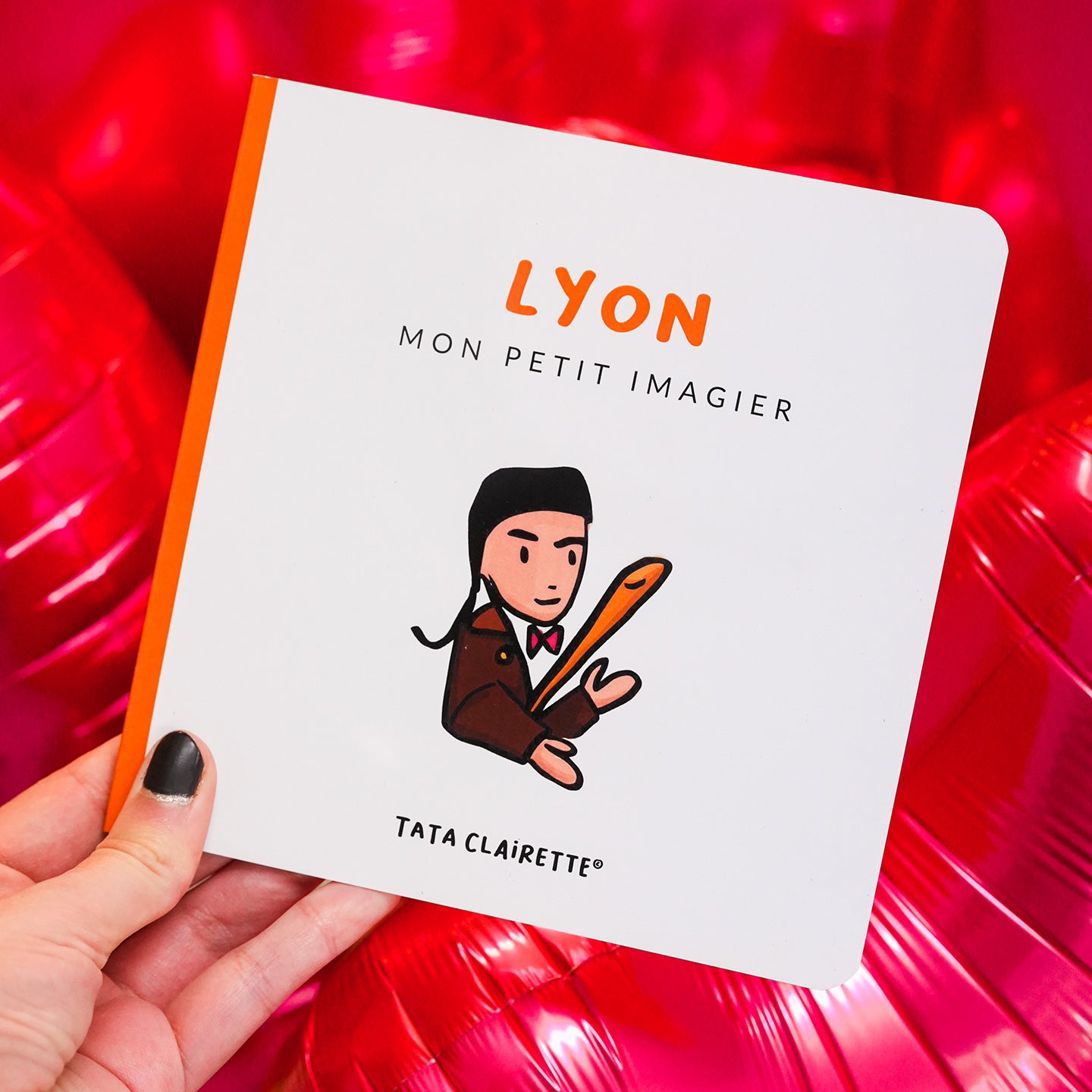 Livre imagier sur les villes avec illustrations colorées.