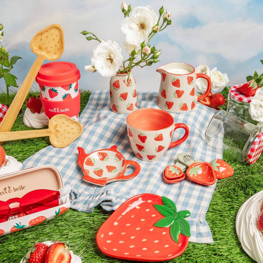 Vide-poches motif fraise, vue de dessus avec détails texturés