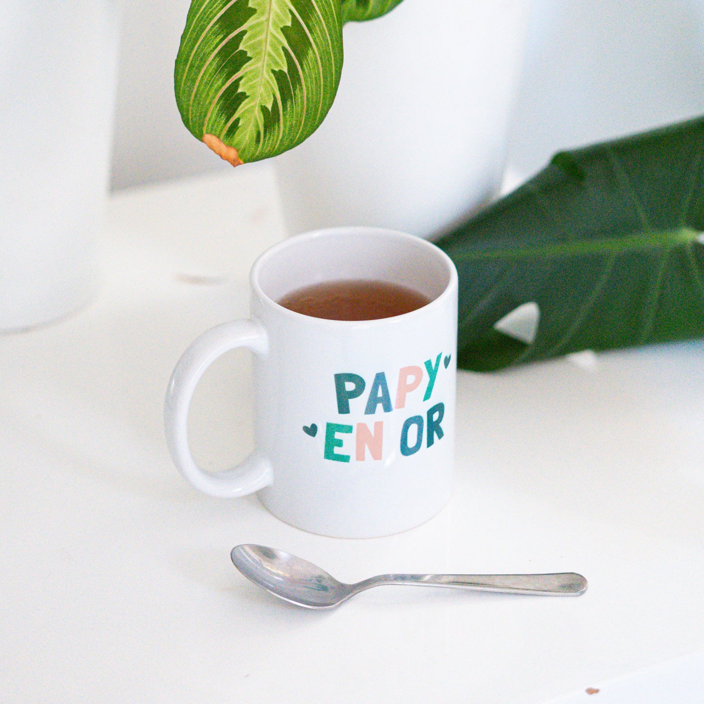 Mug 'Papy en Or' avec inscription dorée sur fond blanc.