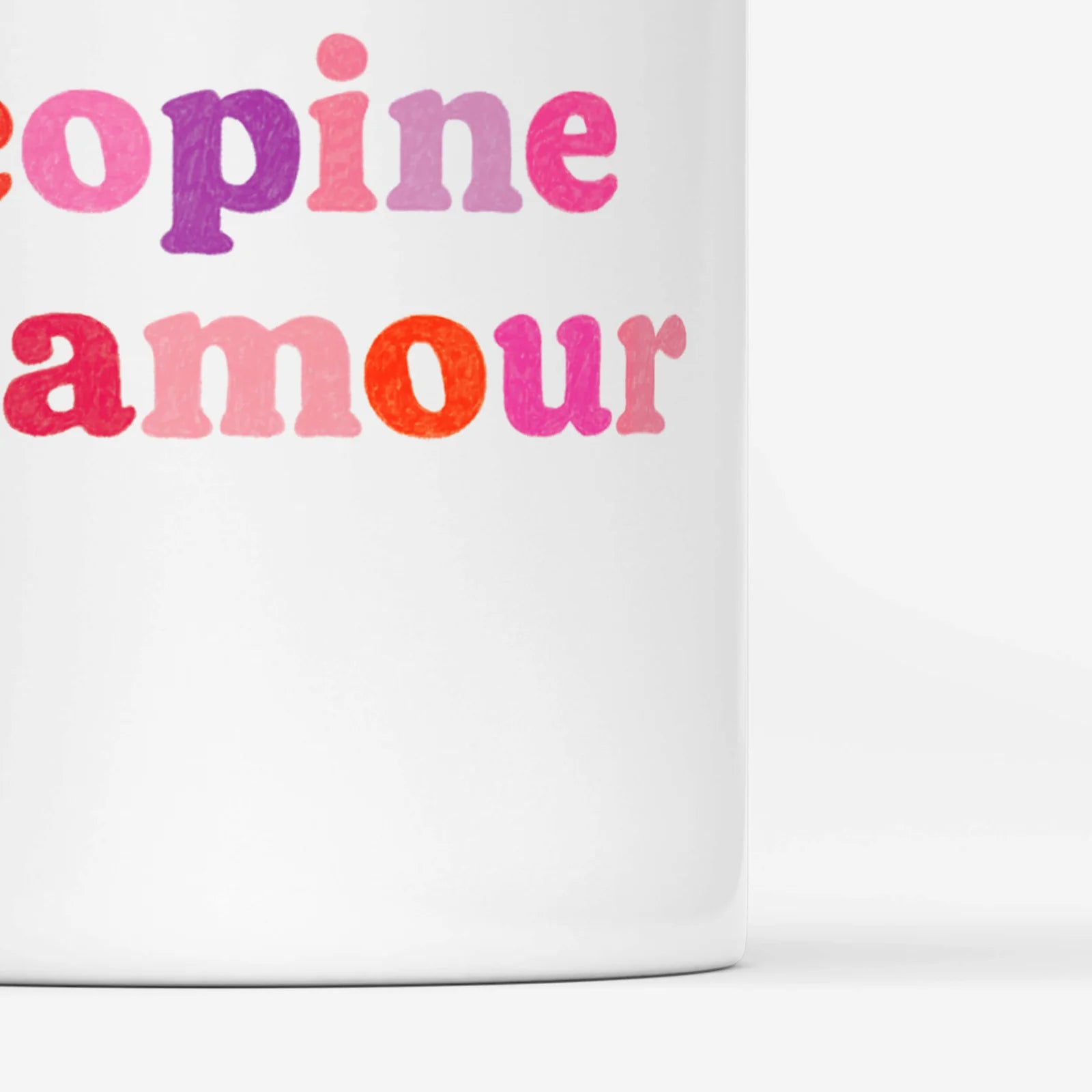 Mug 'Copine d'amour' avec motif cœur sur fond blanc
