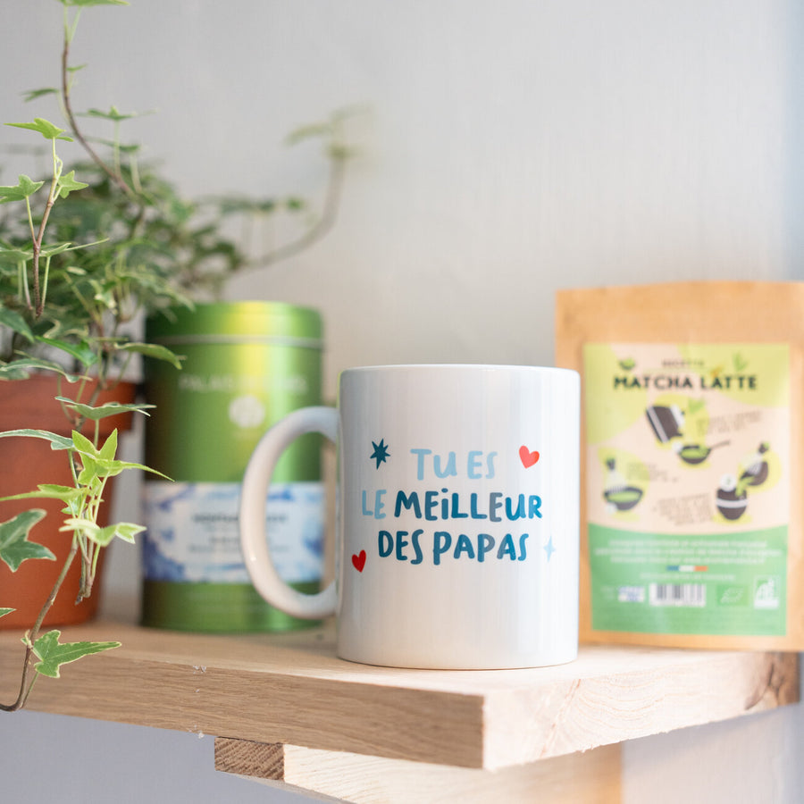 Mug avec inscription 'Tu es le meilleur des papas' en gros plan.