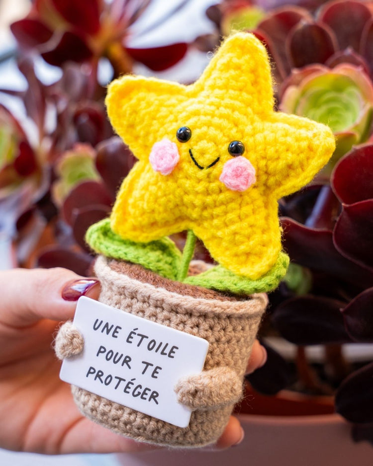 Peluche étoile avec message réconfortant sur fond doux