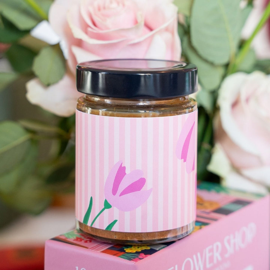 Pâte à tartiner au chocolat avec un couvercle décoratif