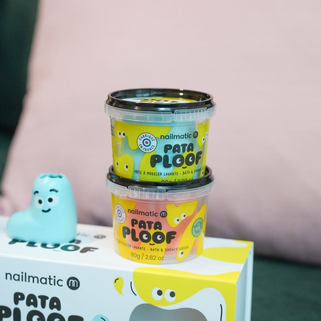 Coffret de pâtes à modeler lavantes avec figurines colorées