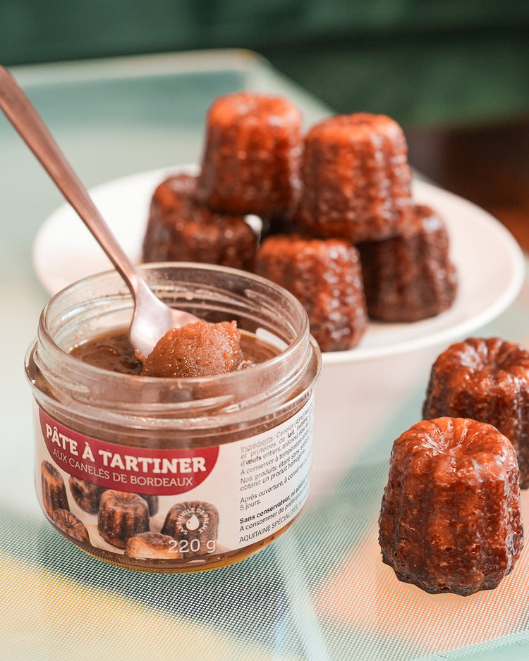 Pâte à tartiner aux canelés avec texture crémeuse et onctueuse.