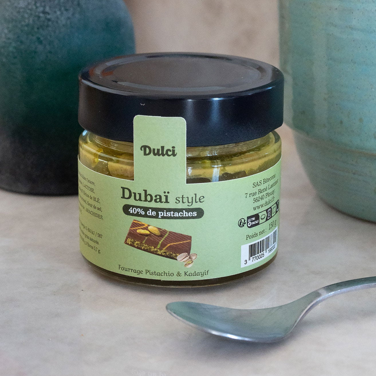 Pâte à tartiner pistache et chocolat blanc en pot en verre