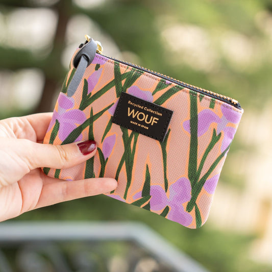 Pochette Iris avec motif floral sur fond clair