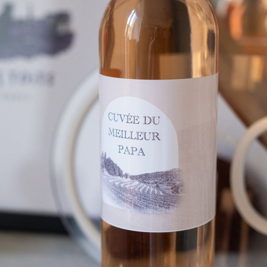 Bouteille de vin rosé avec étiquette 'Cuvée du Meilleur Papa'
