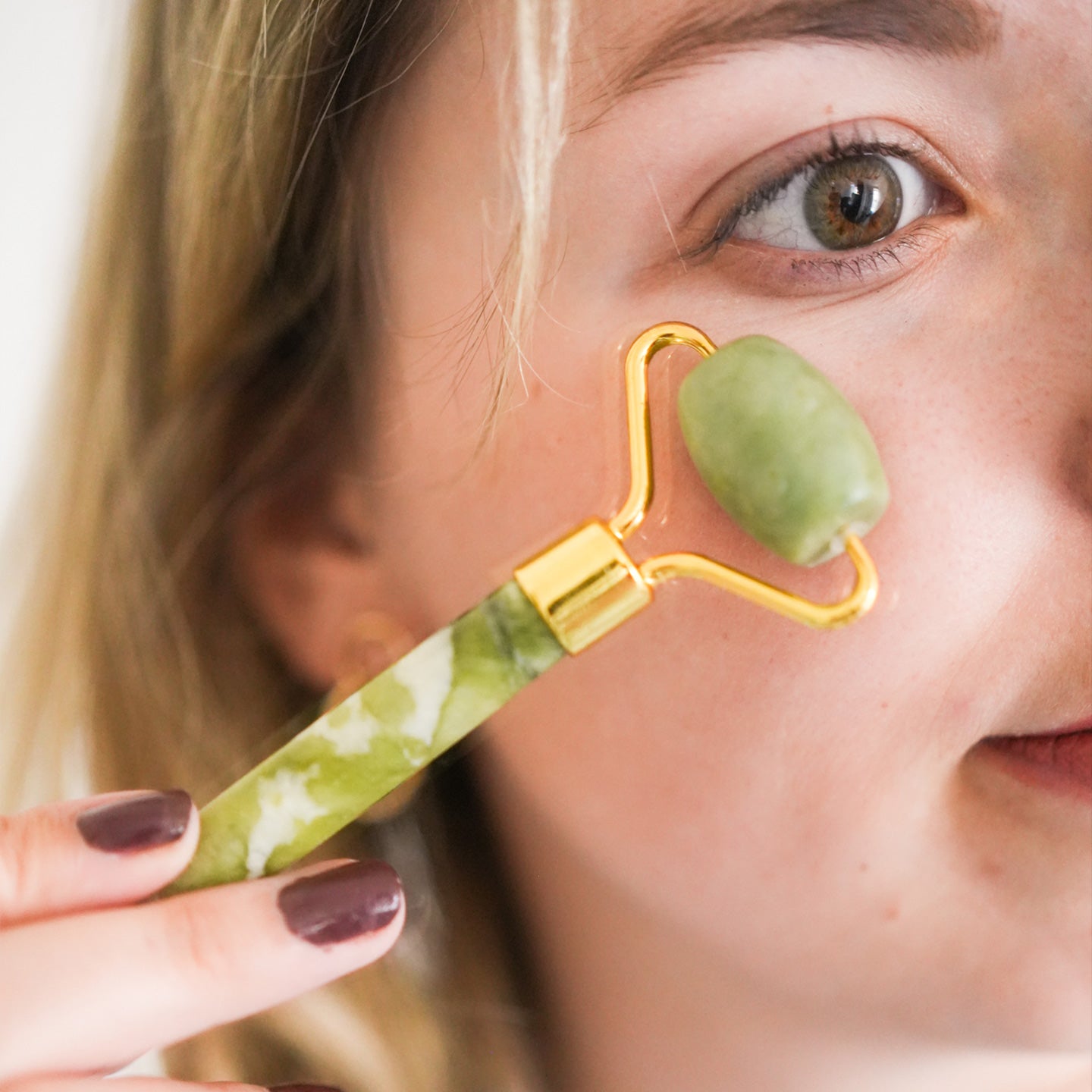 Rouleau de jade pour visage avec embouts distincts