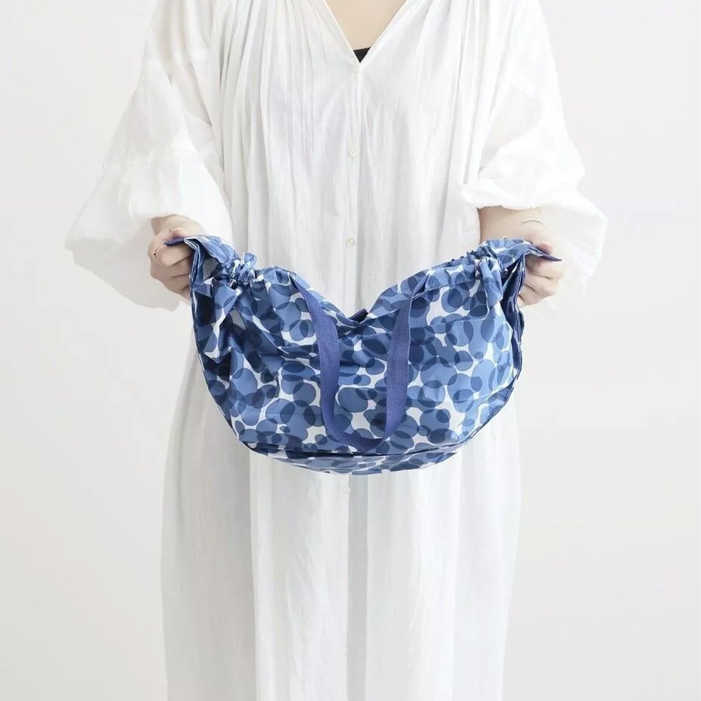 Sac pliable japonais avec motif floral sur fond clair