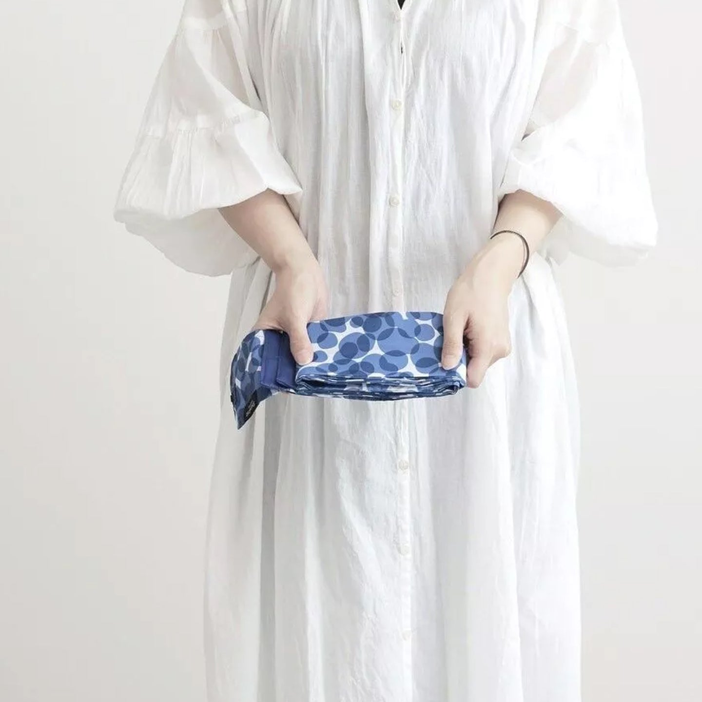 Sac pliable japonais avec motif floral sur fond clair