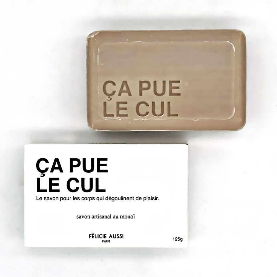 Savon humoristique avec étiquette amusante et texture lisse.