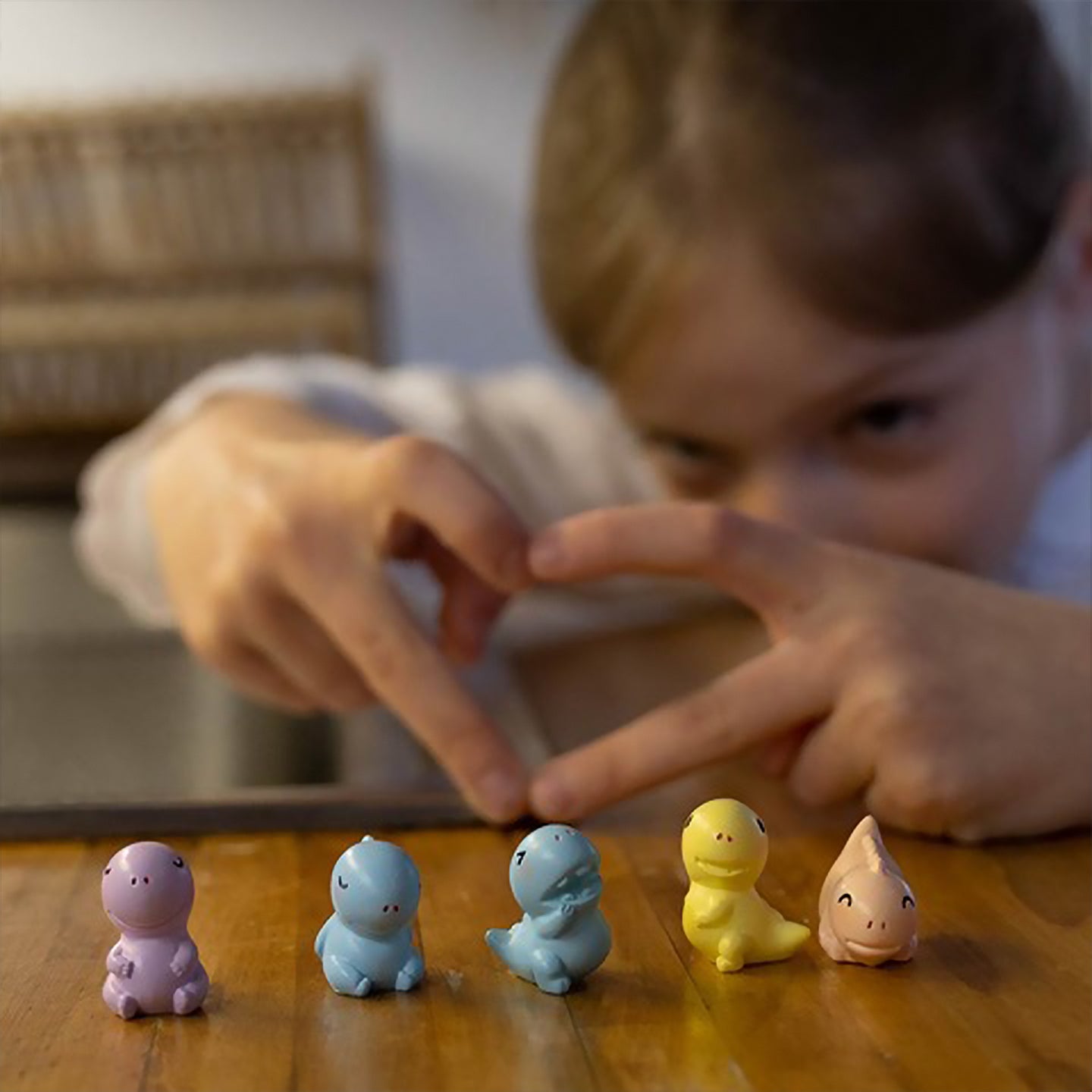 Savon bleu en forme de dinosaure avec texture amusante