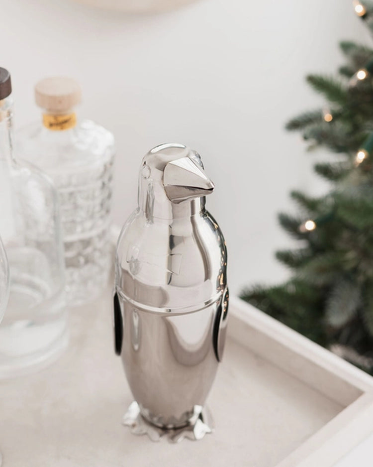 Shaker à cocktails pingouin avec un design Art déco élégant