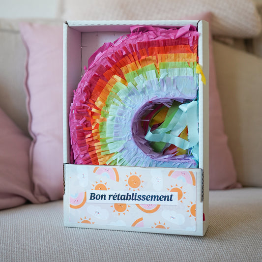 Piñata personnalisée avec motifs colorés et détails festifs.