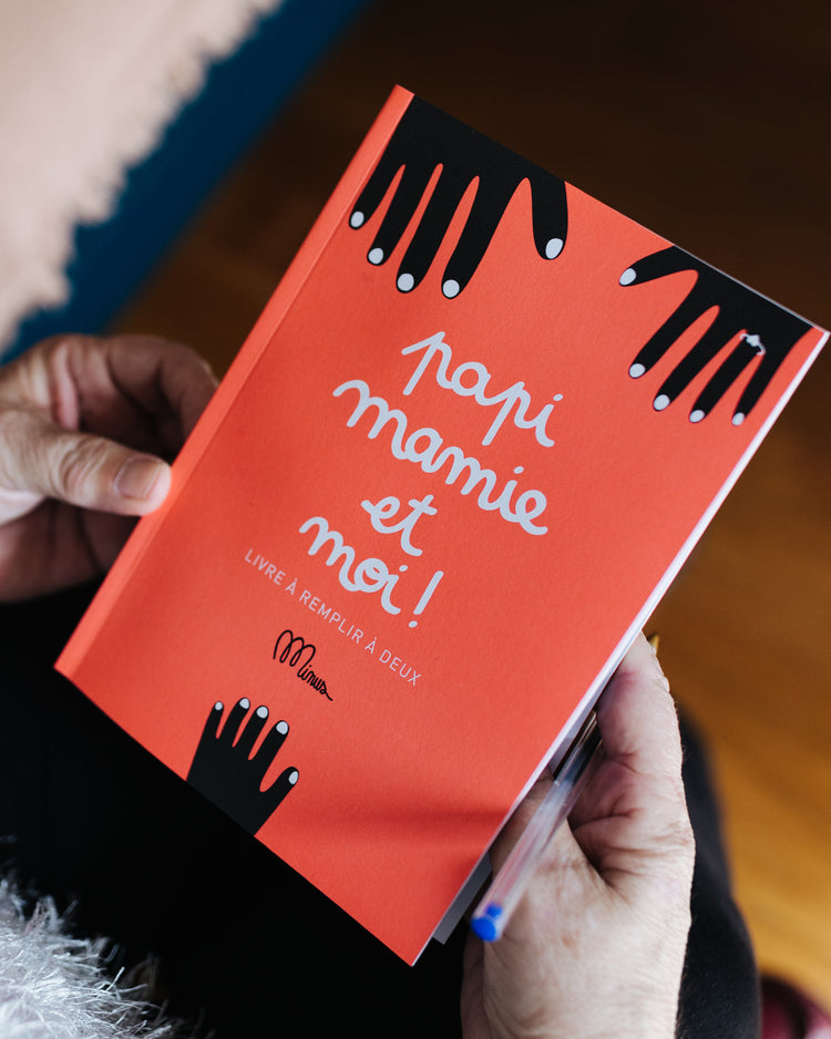 Couverture colorée du livre Papi, mamie et moi