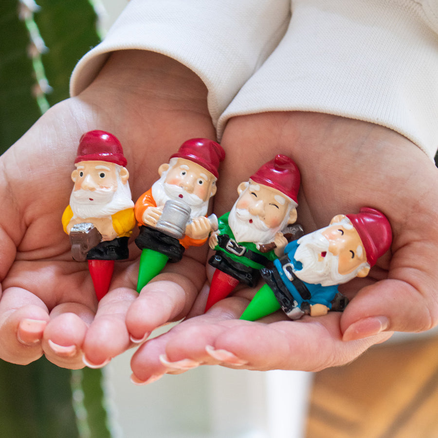 Nains de pot de plante en résine pour décoration intérieure.