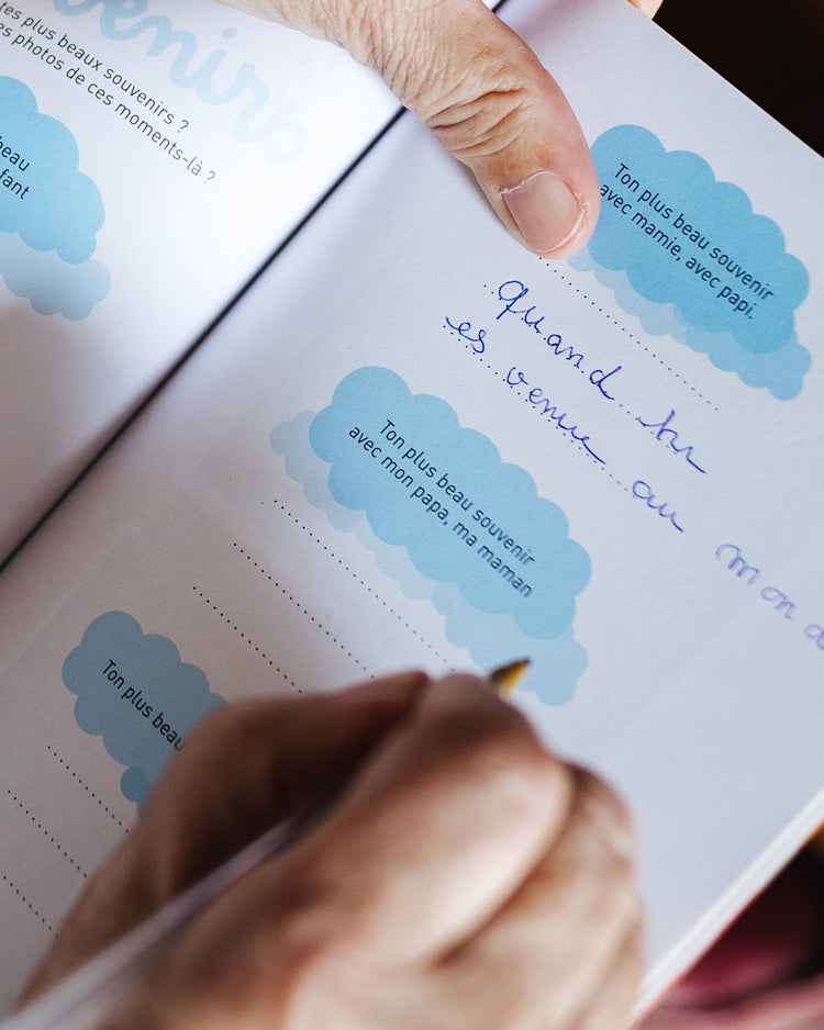 Couverture du livre avec illustrations colorées et joyeuses.