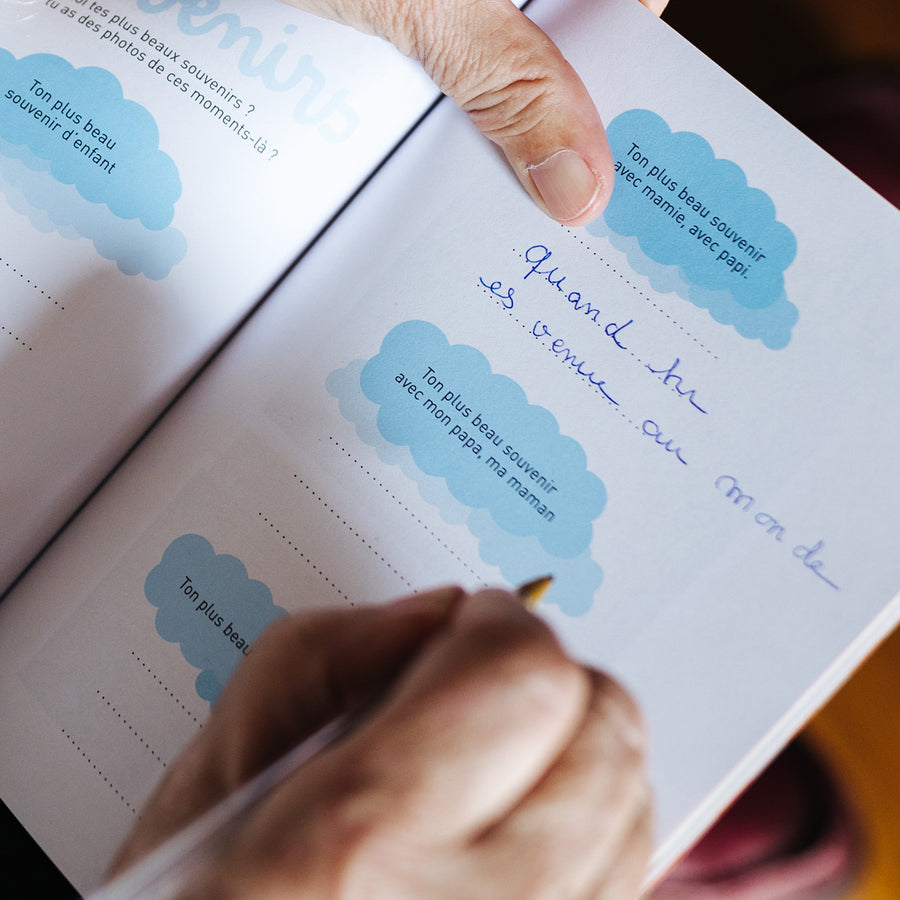 Couverture du livre avec illustrations colorées et joyeuses.