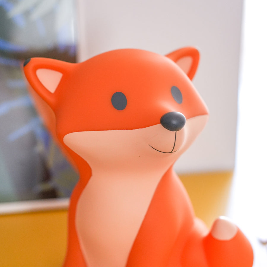 Veilleuse renard avec texture douce et lumière apaisante.