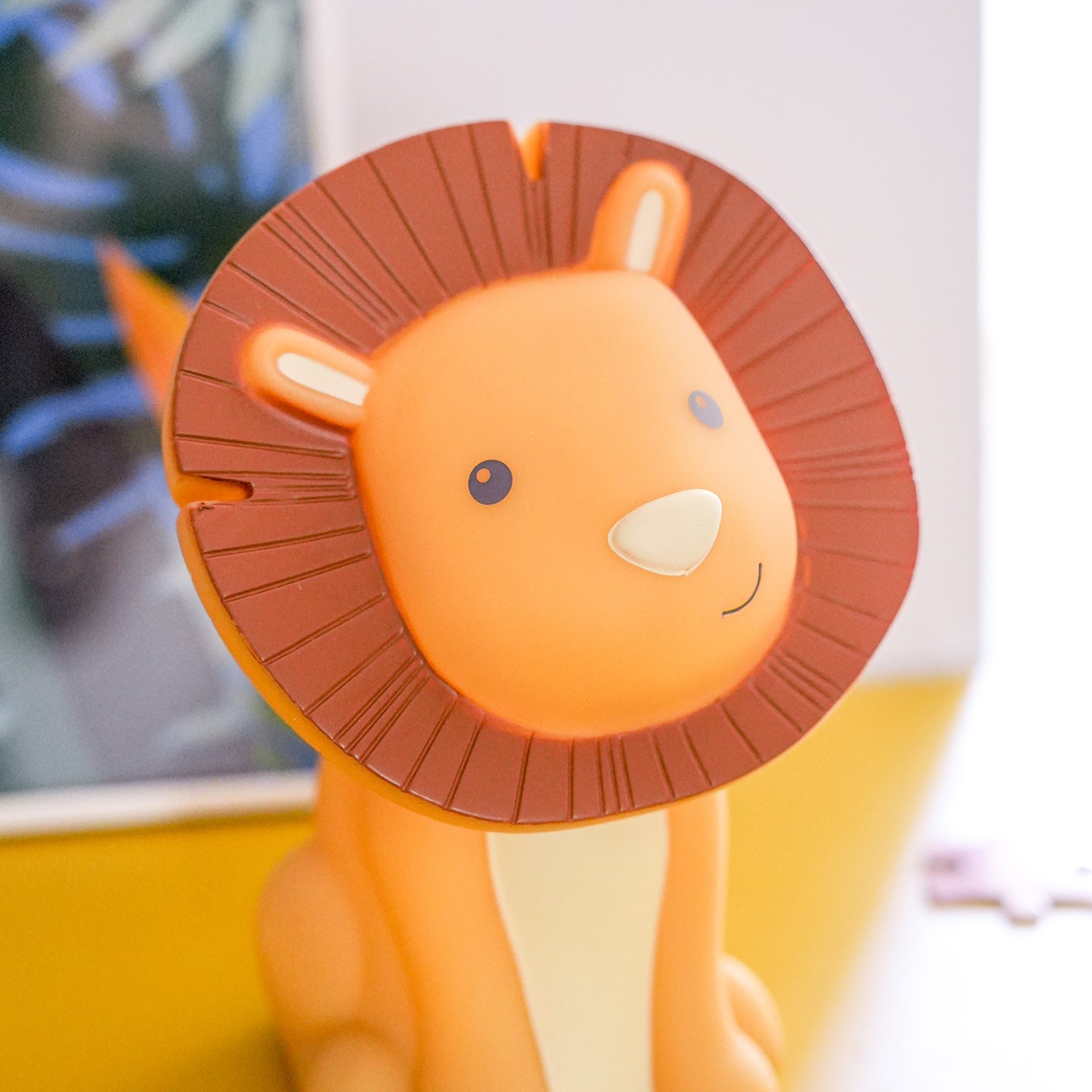 Veilleuse lion avec texture douce et lumière apaisante