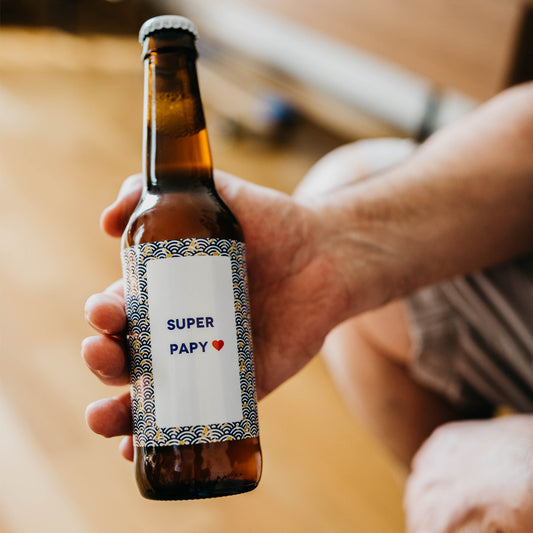 Bière Super Papy avec étiquette humoristique et design vintage.