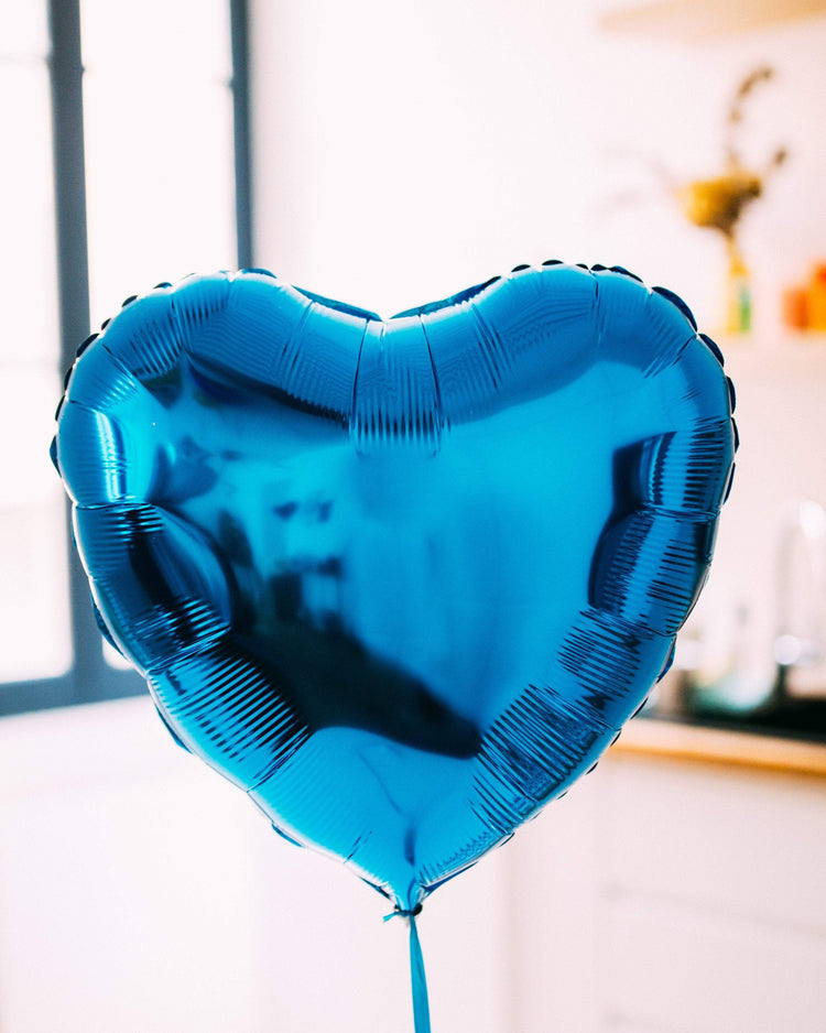 Ballon coeur bleu saphir, idéal pour offrir en cadeau