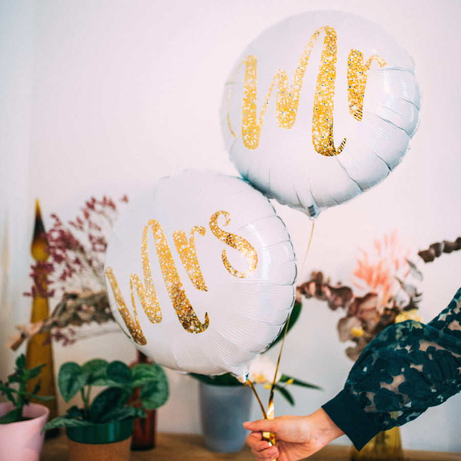 Box Ballons Monsieur & Madame dans une boîte, design Mr & Mrs, idéal comme cadeau original.