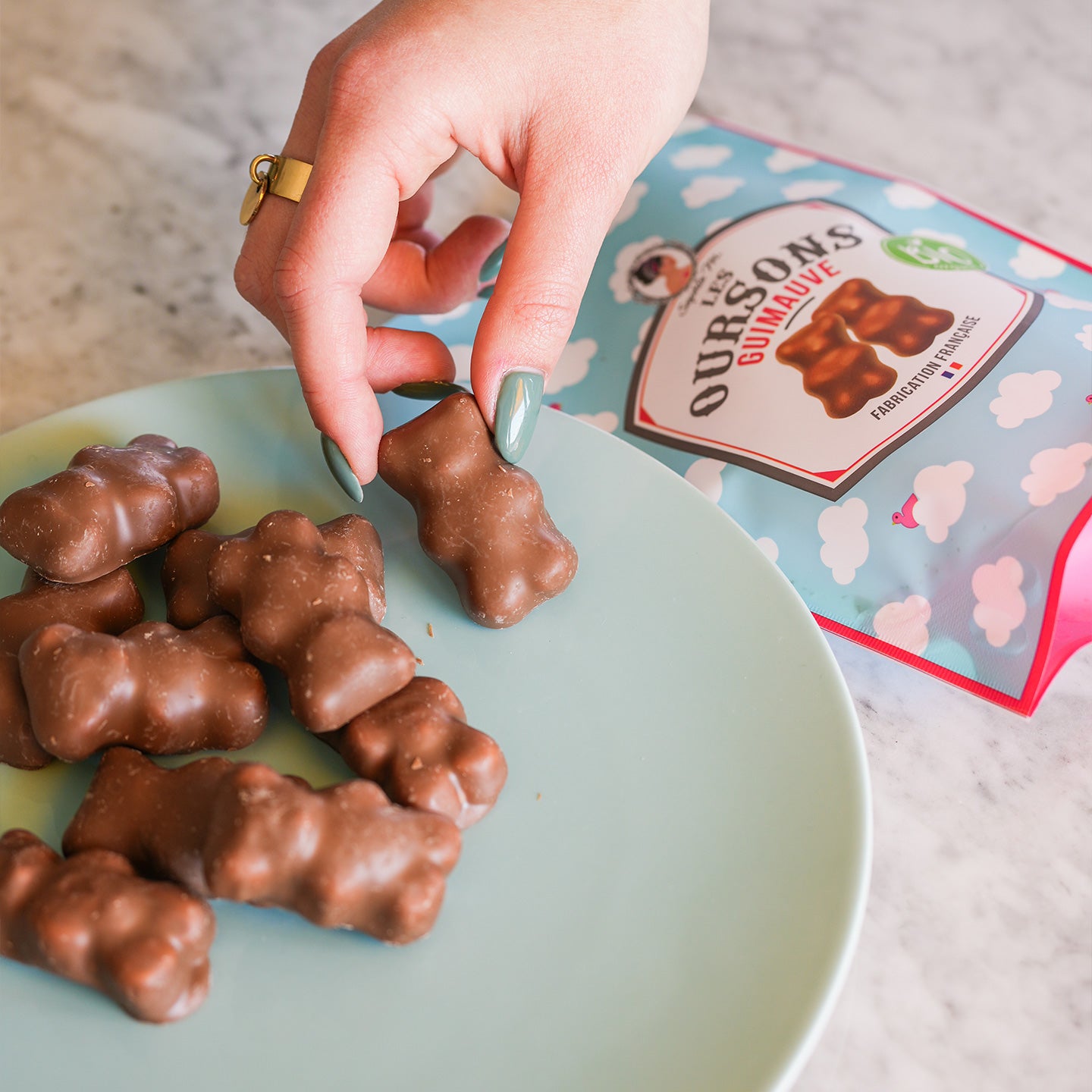 Sachet d'oursons guimauve enrobés de chocolat au lait