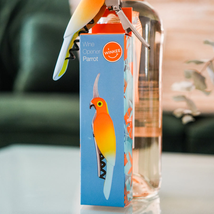 Tire-bouchon perroquet coloré avec levier intégré en détail.
