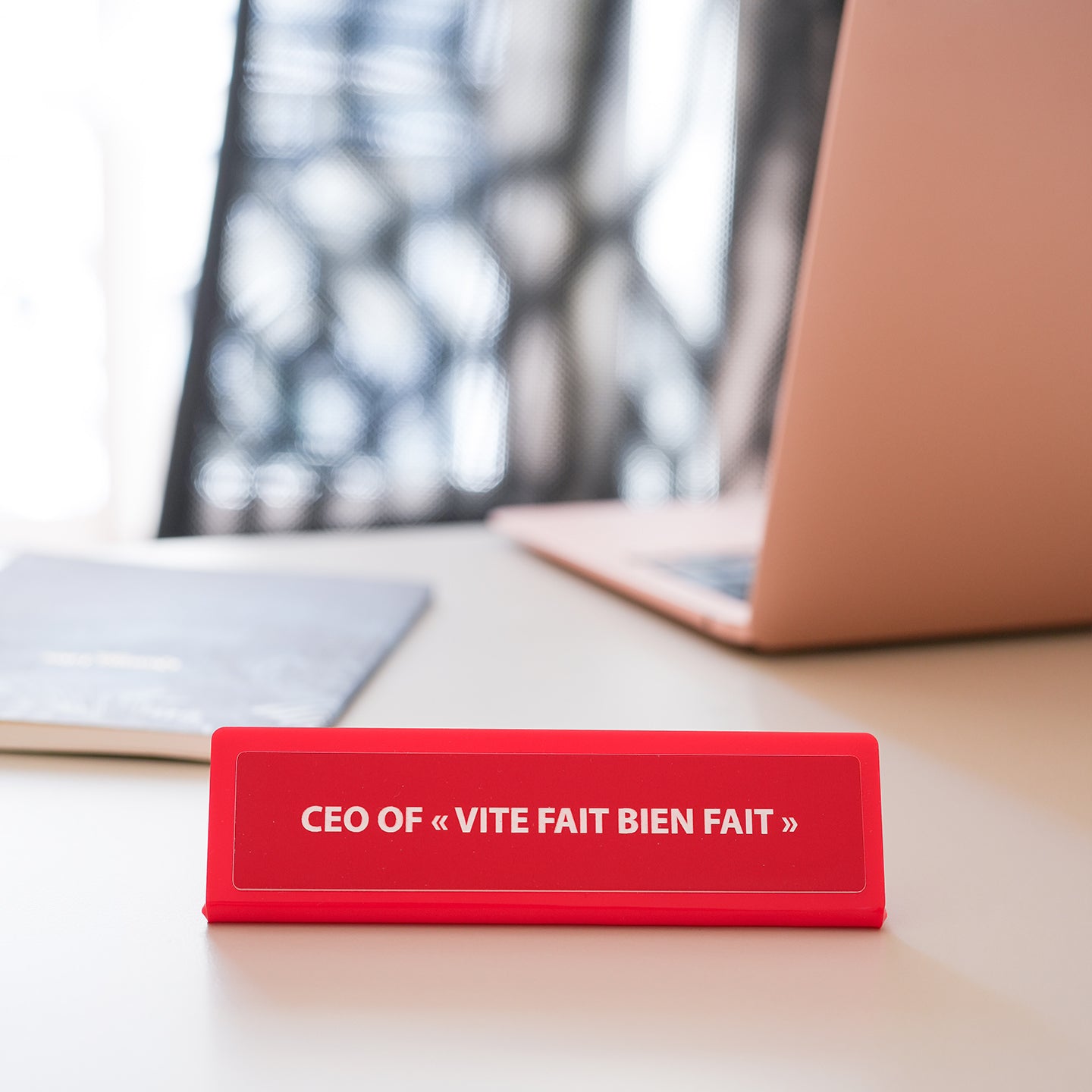 Plaque de bureau personnalisée avec un design humoristique