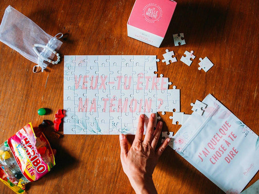 Puzzle personnalisé avec design romantique pour annonces spéciales.