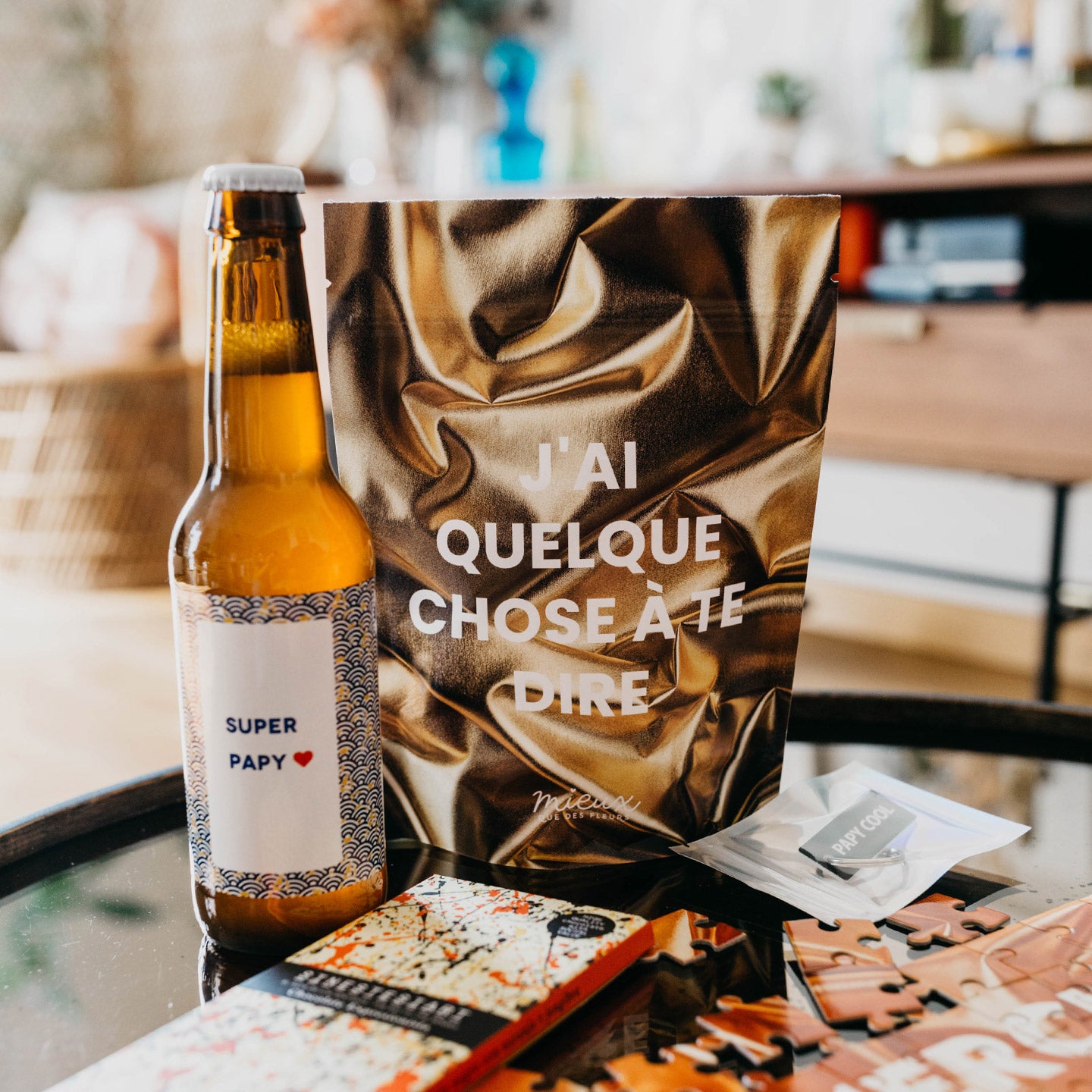 Puzzle de 35 pièces avec message 'papy en or' en gros plan.