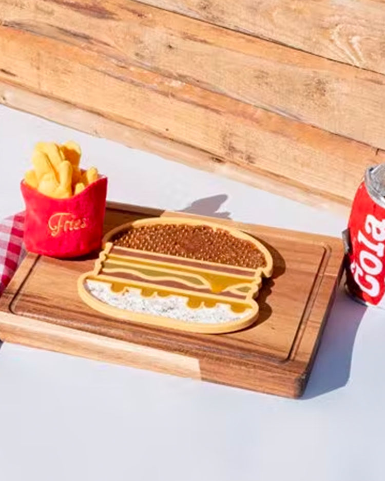 Tapis de léchage en forme de burger avec texture en silicone