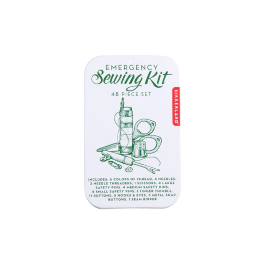 Kit de couture compact avec accessoires variés sur fond neutre