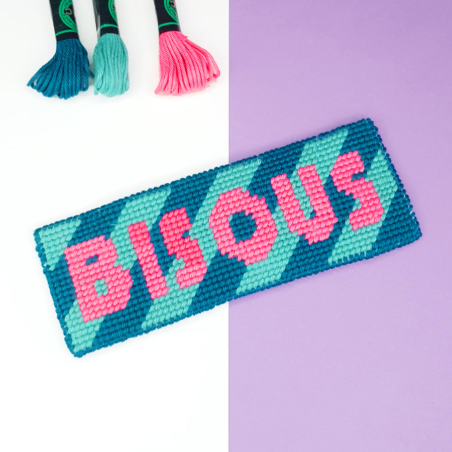 Marque-page à broder avec motif zébré et message Bisous