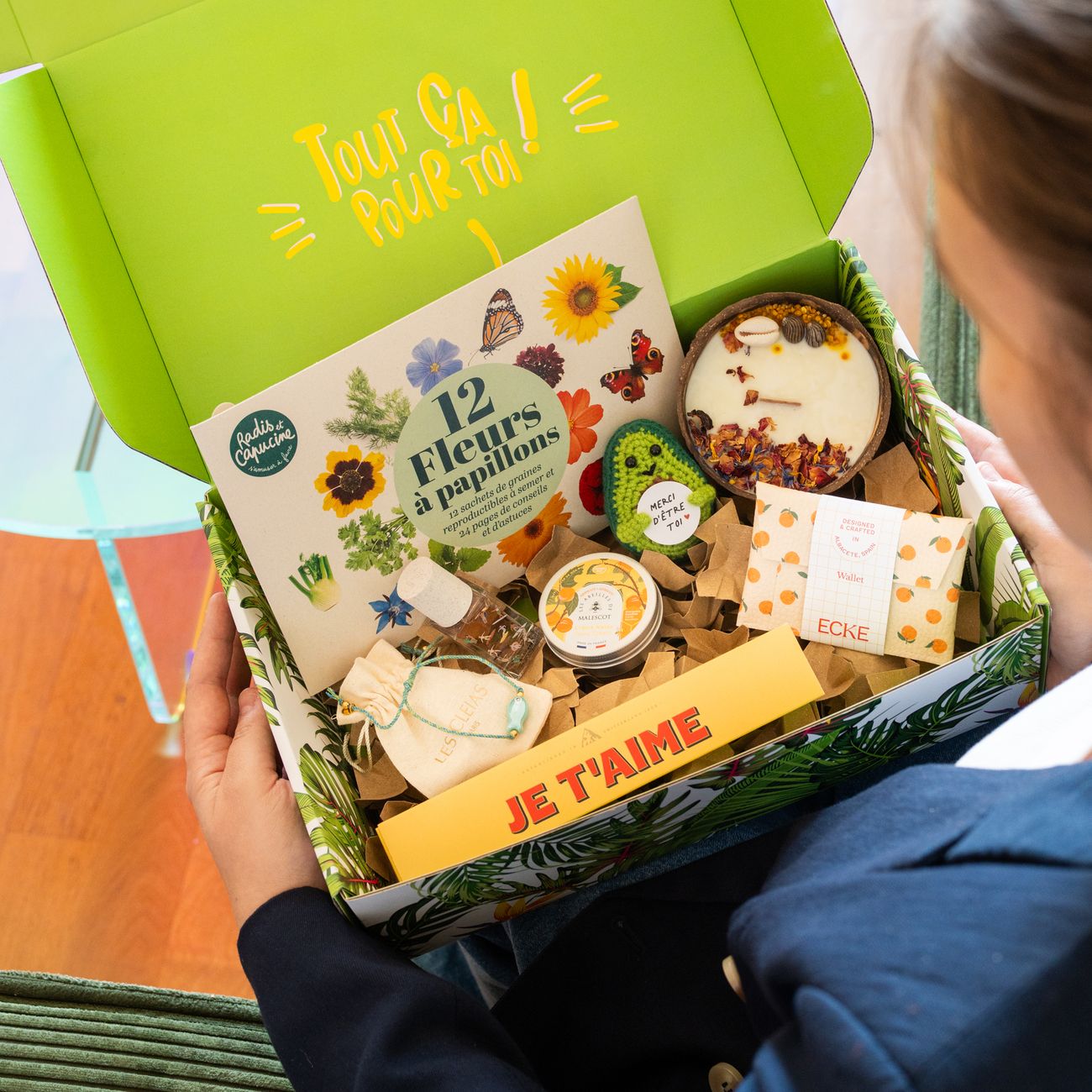 Cool box personnalisable avec motif coloré sur le couvercle.