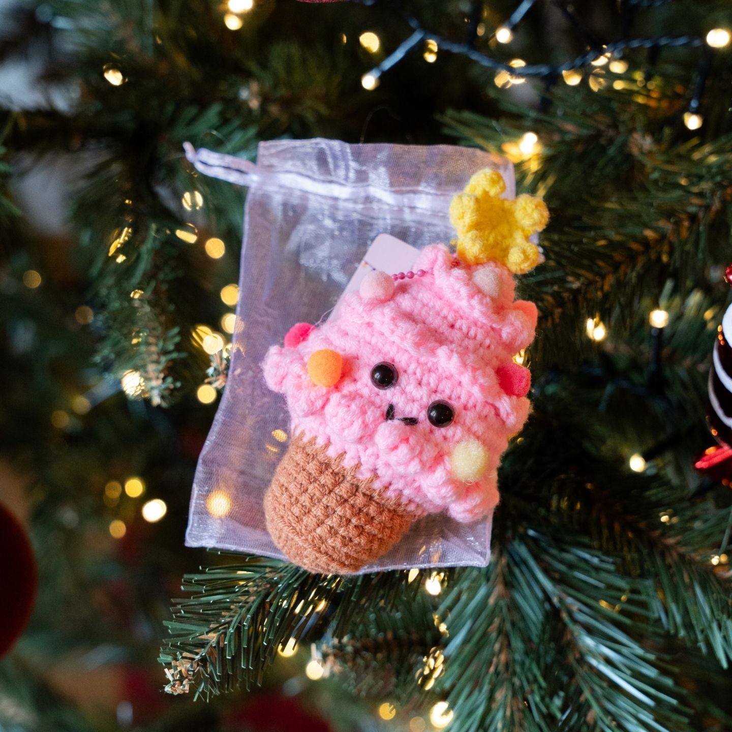 Sapin - Un petit sapin pour un grand Noël rempli de magie.