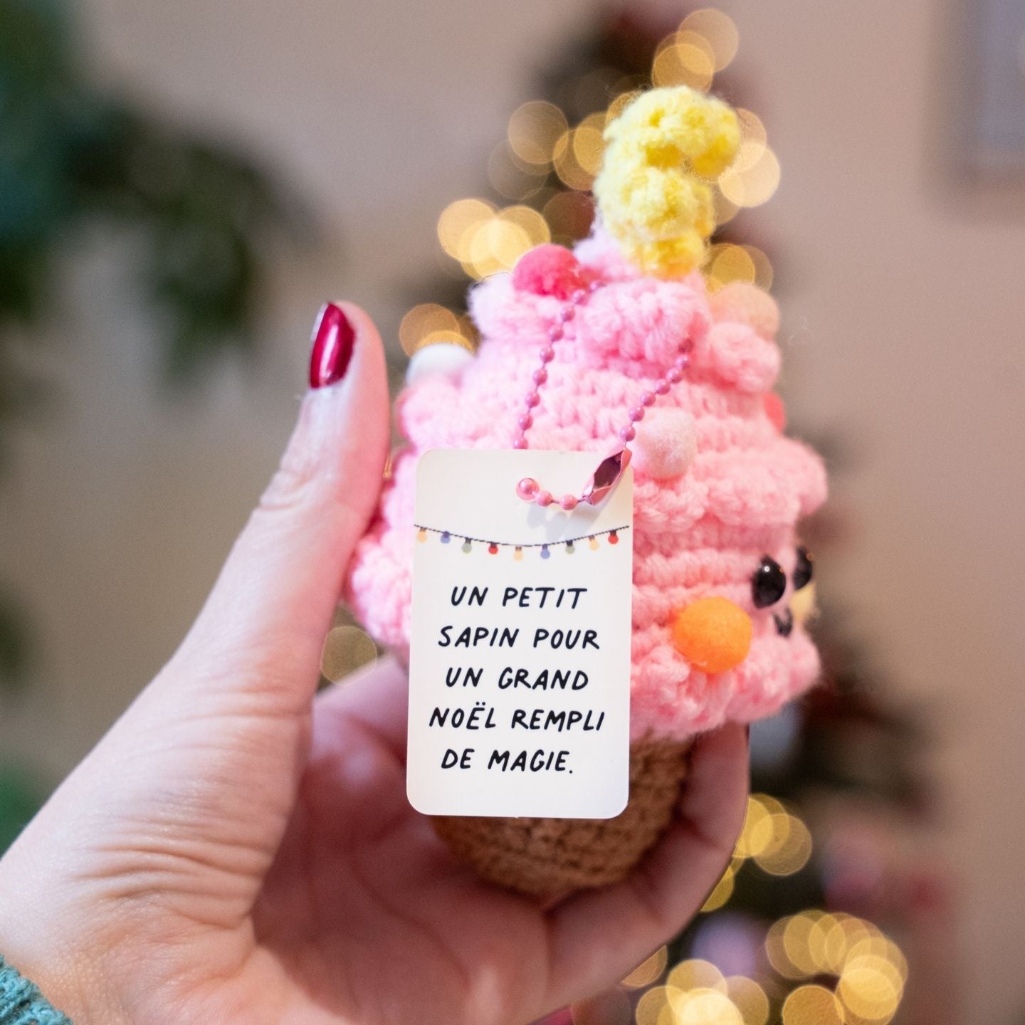 Sapin - Un petit sapin pour un grand Noël rempli de magie.