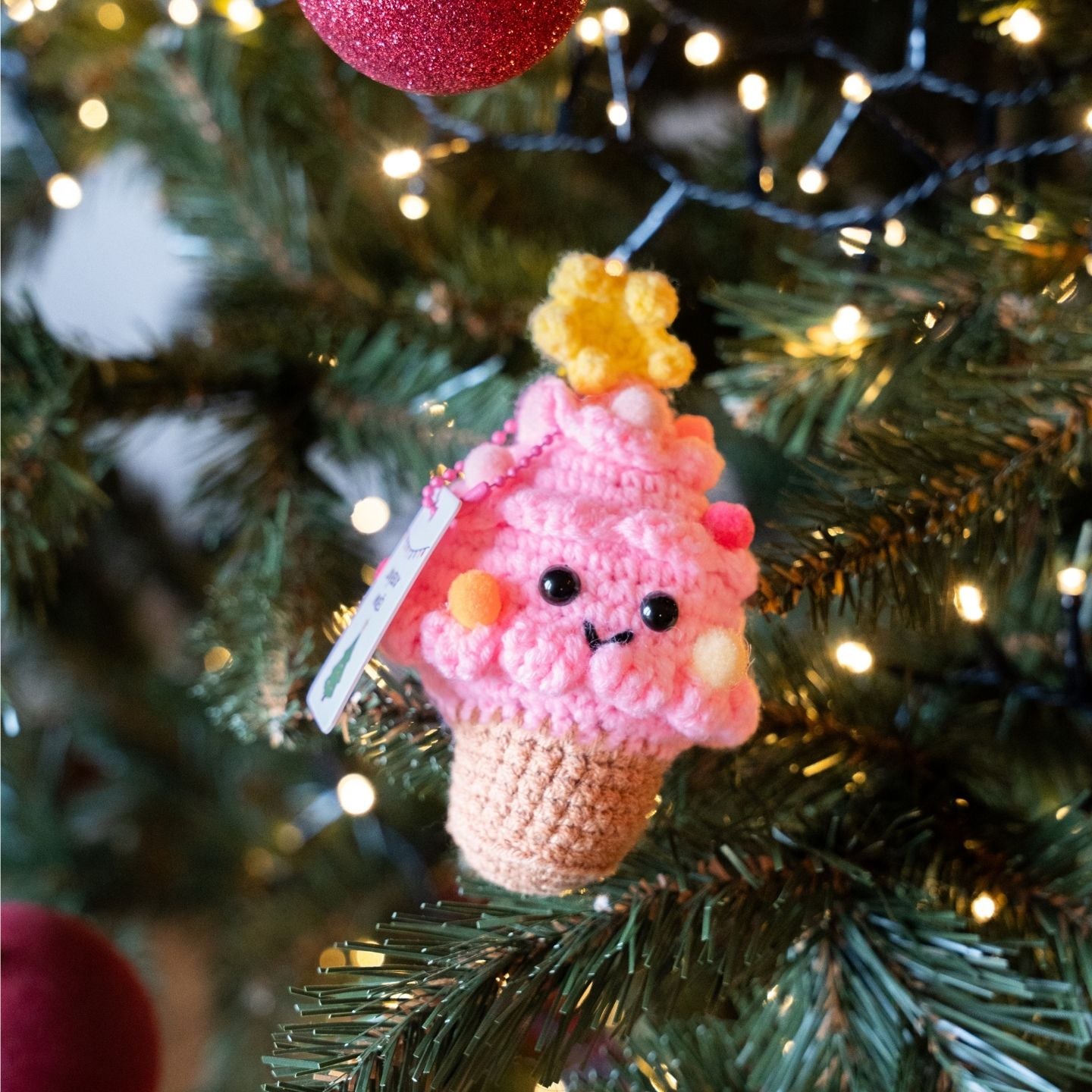 Sapin - Un petit sapin pour un grand Noël rempli de magie.