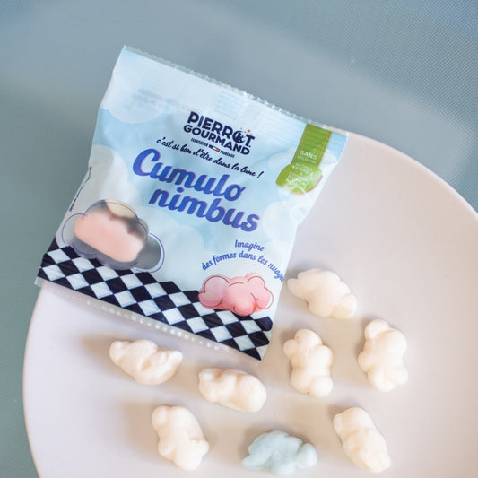 Sachet Cumulonimbus incliné, entouré de guimauves nuage aux teintes pastel