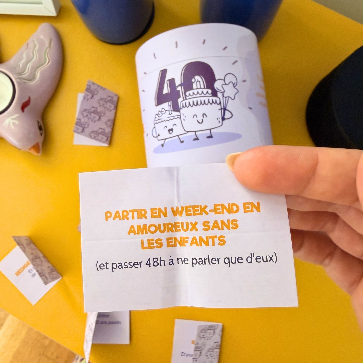 Boîte colorée avec 52 cartes d'activités à piocher