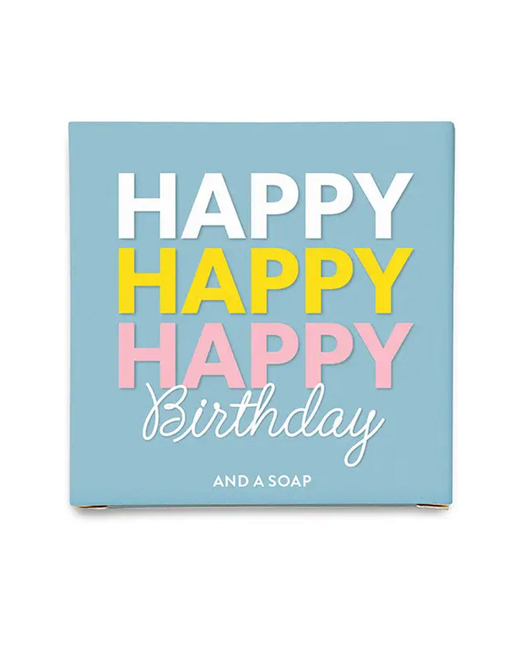 Savon avec inscription Joyeux anniversaire sur fond blanc