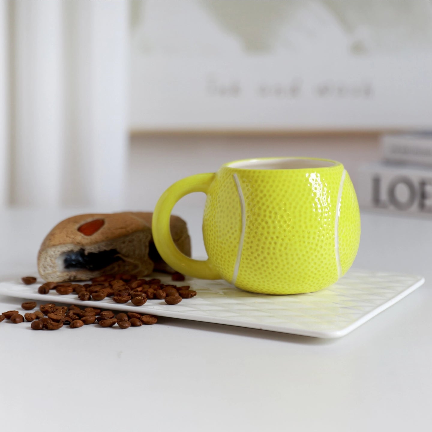 Mug Tennis avec motif de raquette sur fond blanc