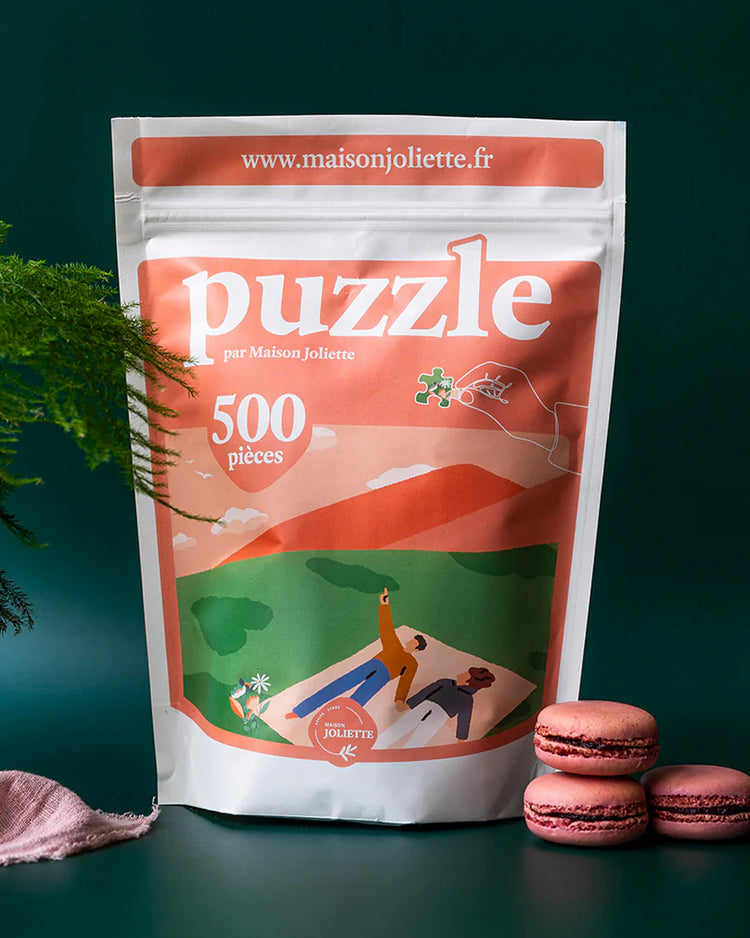 Puzzle Love is in the air avec pièces colorées en gros plan