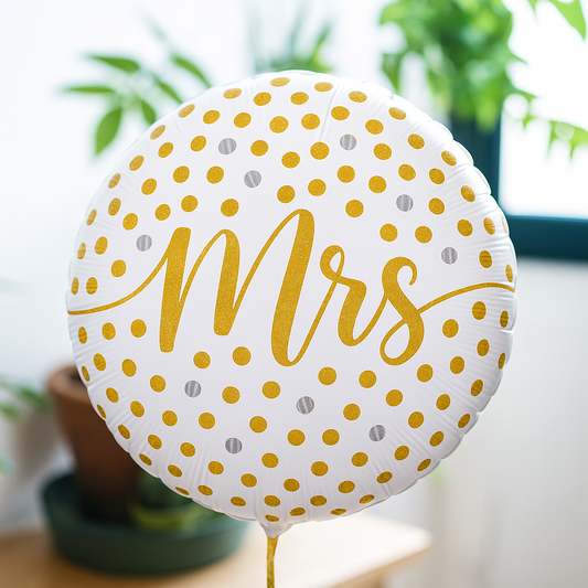 Ballon 'Madame' avec un design élégant et des lettres dorées.