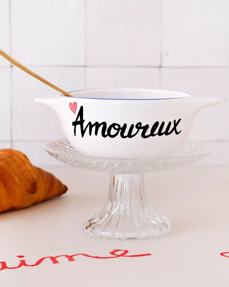 Bol Breton Amoureux avec motif cœur sur fond blanc