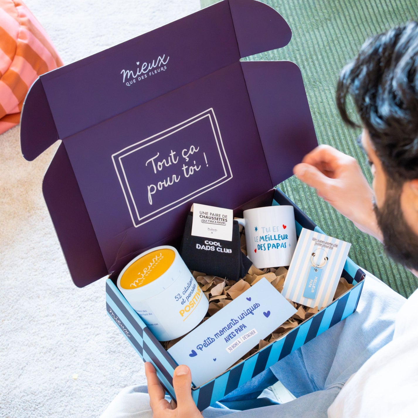 Coffret cadeau pour papa avec divers articles en présentation