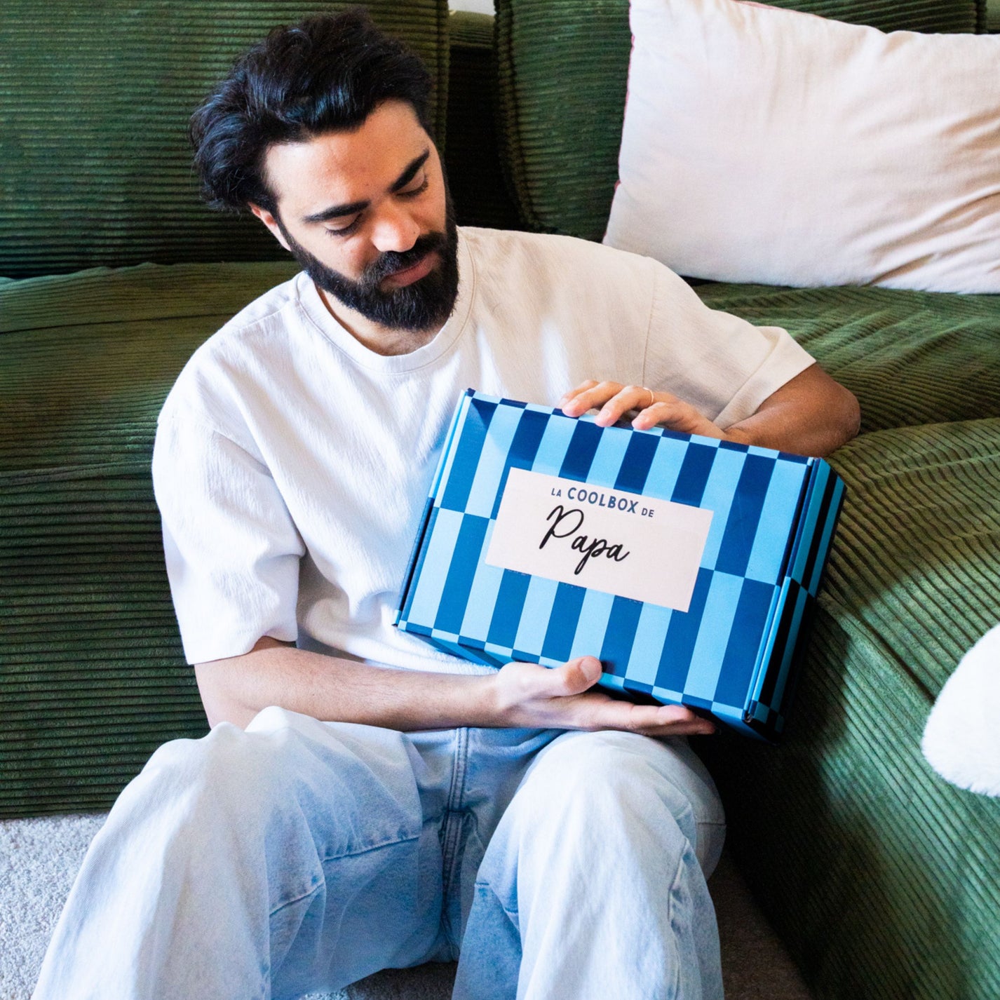 Coffret cadeau pour papa avec divers accessoires pratiques