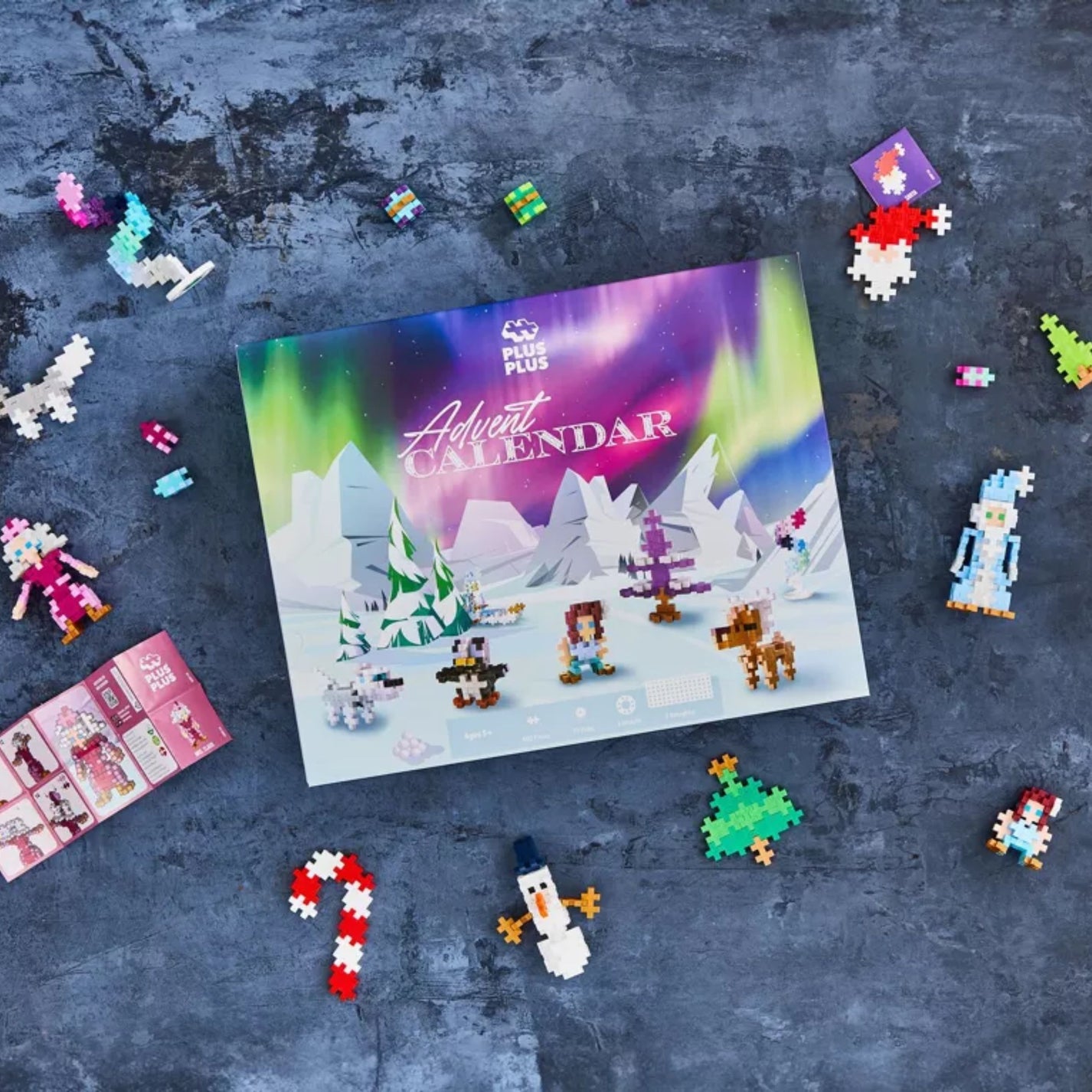 Calendrier de l'Avent Plus-Plus avec pièces colorées en forme de blocs